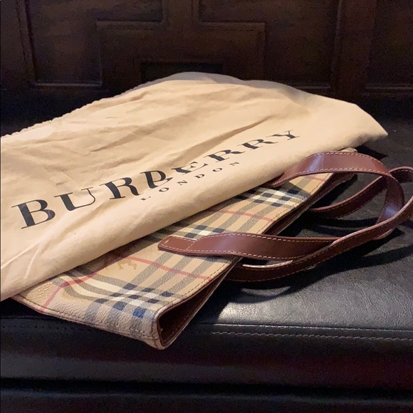 A tote - Picture 6 of 6